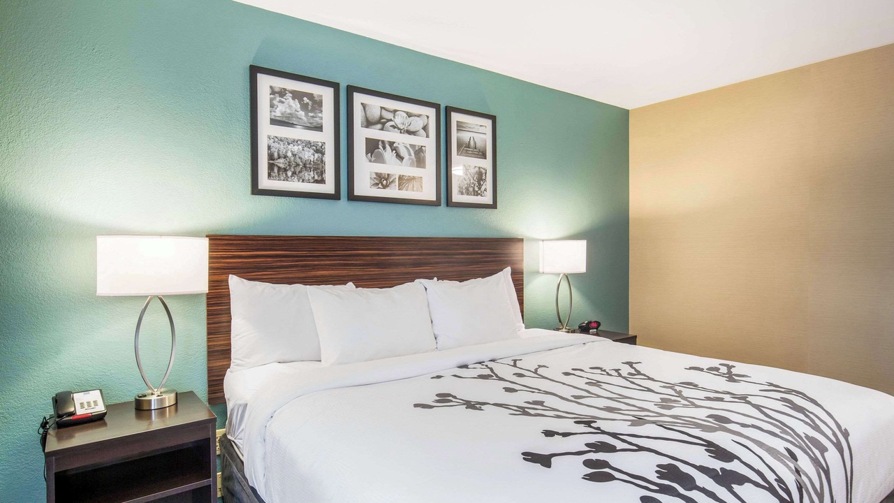 Photo of Bedroom in Dunmore