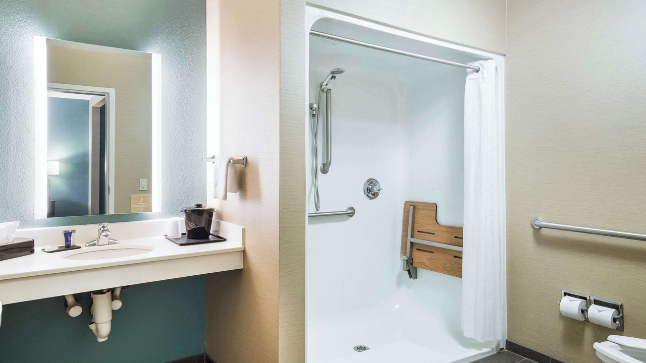 Photo of Bedroom in Dunmore