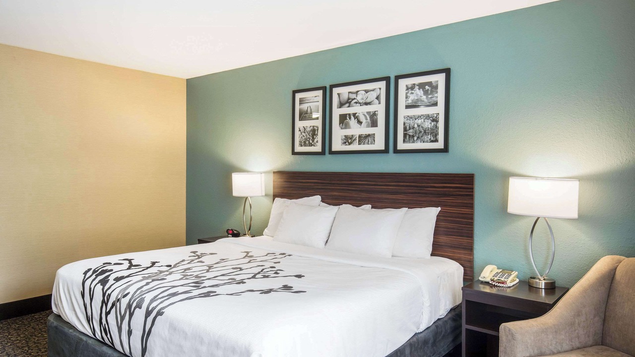 Photo of Bedroom in Dunmore