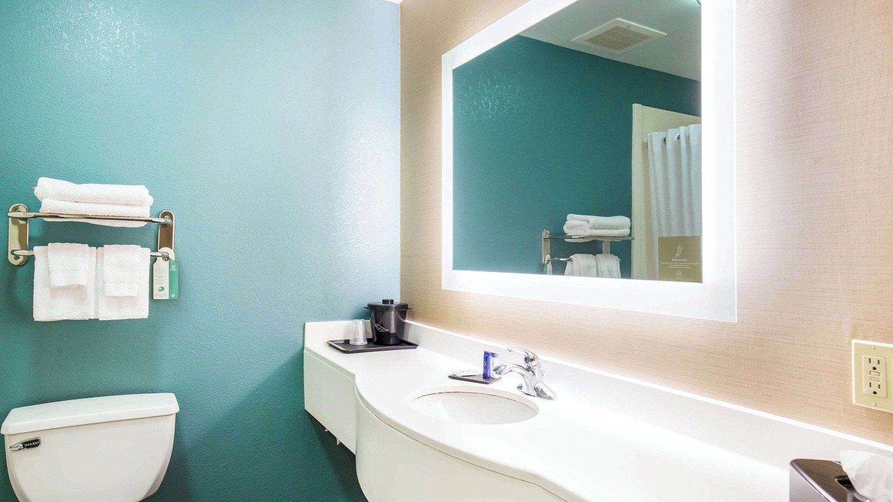 Photo of Bedroom in Dunmore