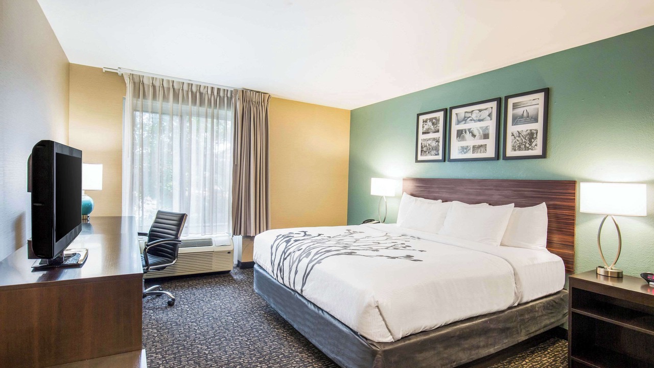 Photo of Bedroom in Dunmore