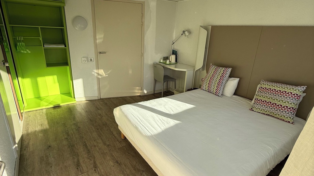 Photo of Bedroom in Morangis