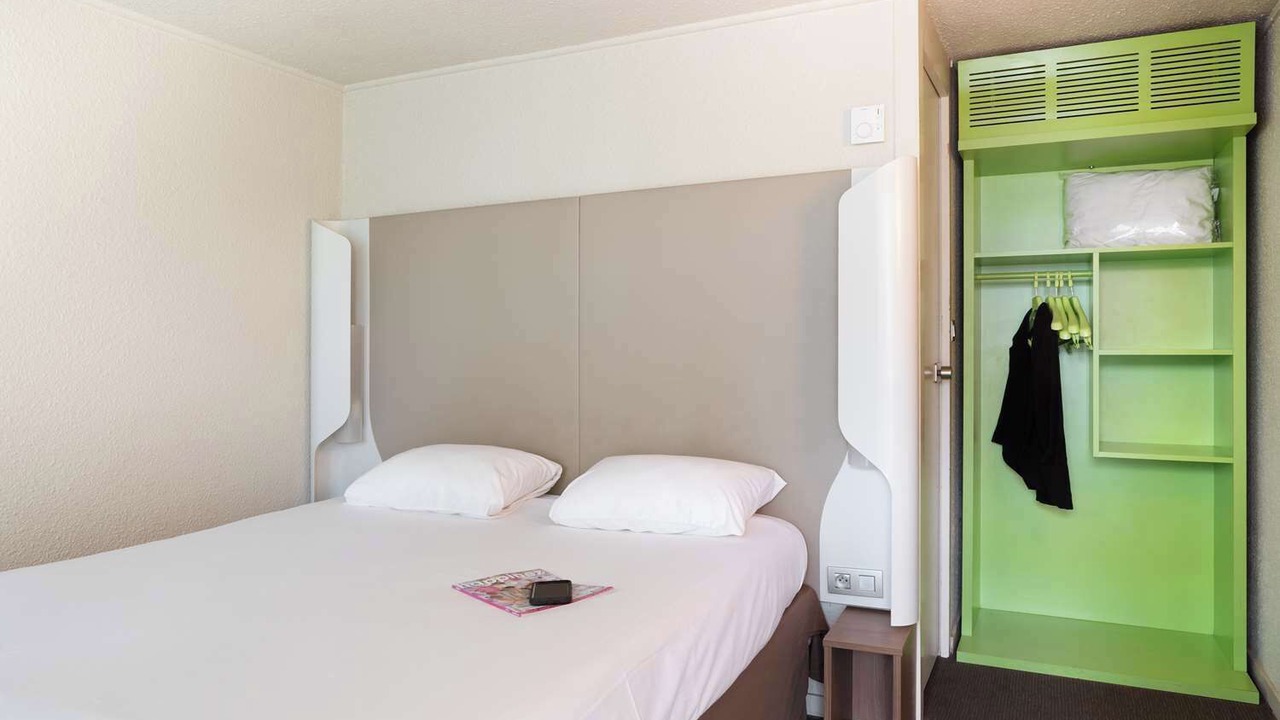 Photo of Bedroom in Morangis