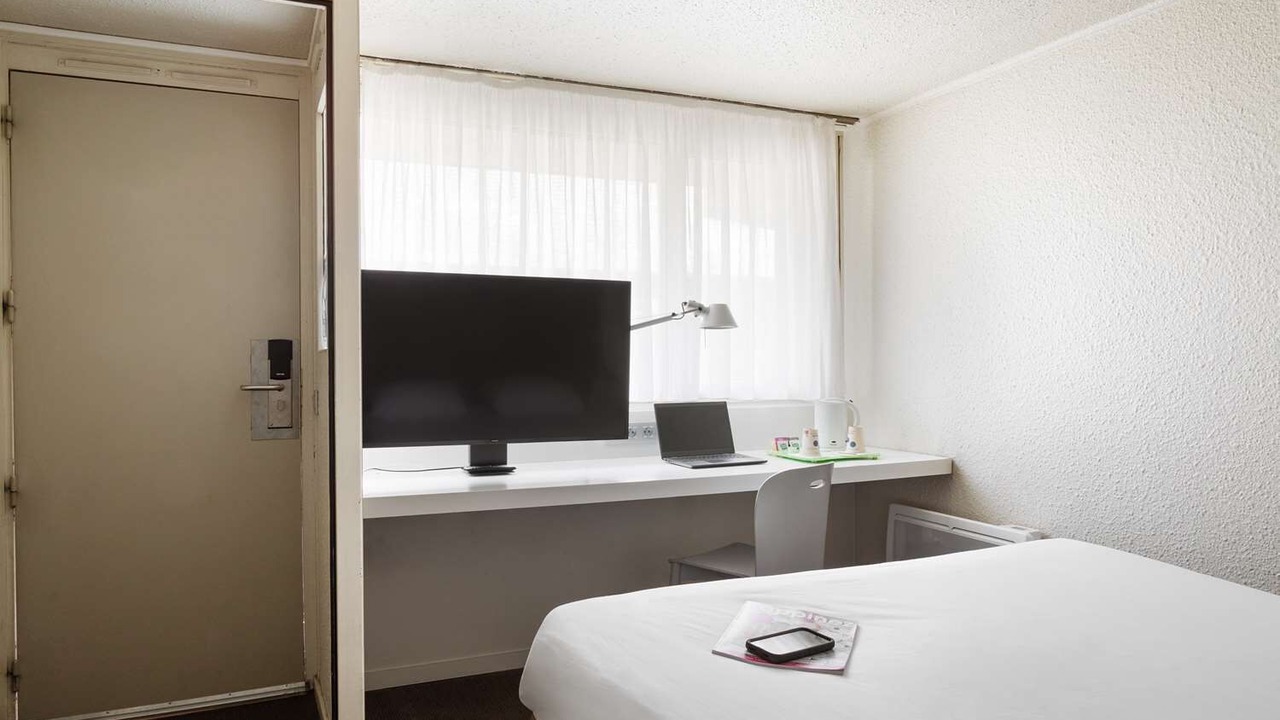 Photo of Bedroom in Morangis