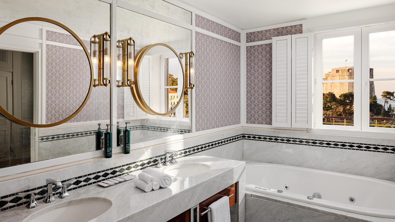 Photo of Bathroom in Pile