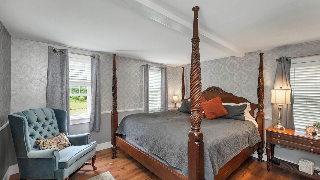 Photo of Others in Warner