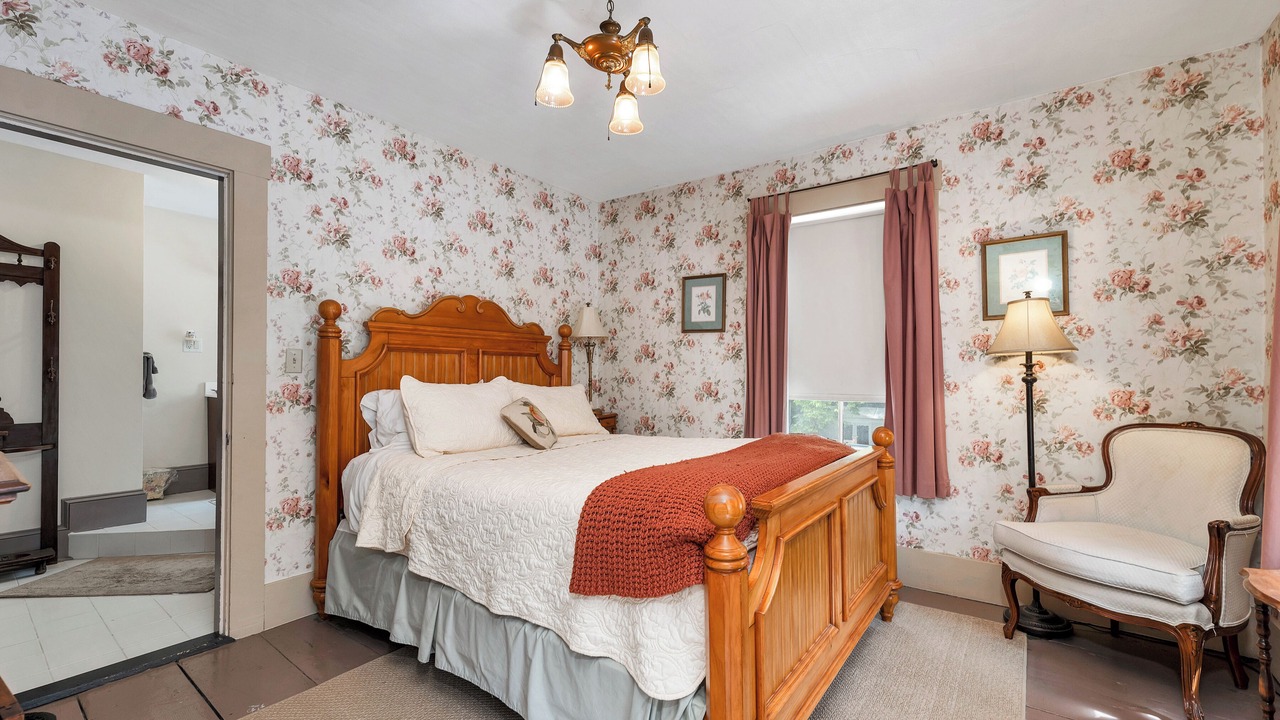 Photo of Others in Warner