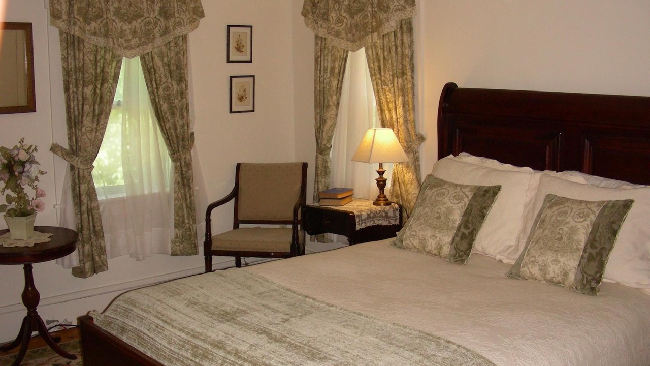 Photo of Others in Warner