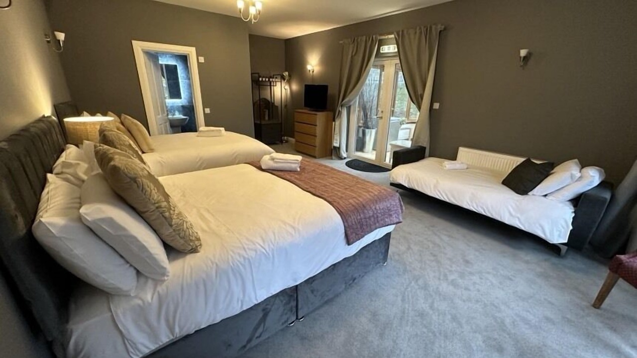 Photo of Others in Newington