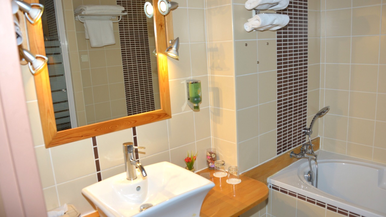 Photo of Others in Albon