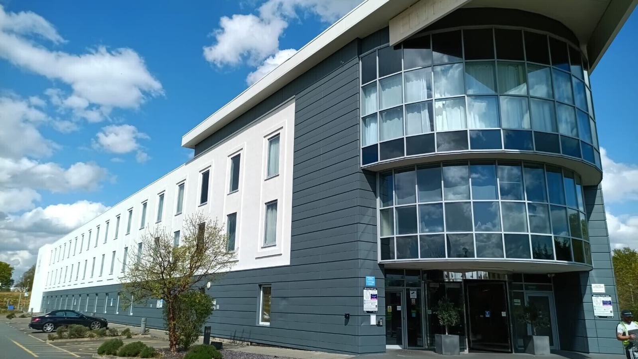 Photo of Outdoor in Tea Green