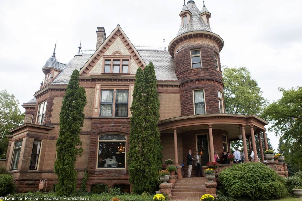 Photo of Outdoor in West Main HIll