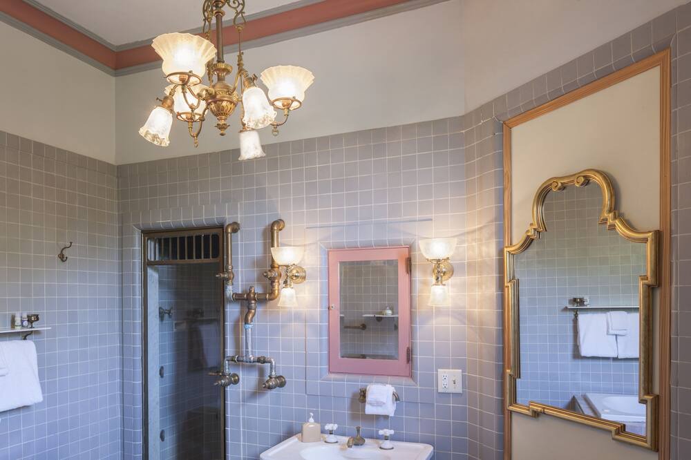 Photo of Bathroom in West Main HIll