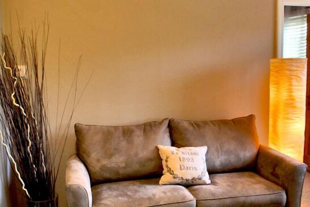 Photo of Bedroom in West Main HIll