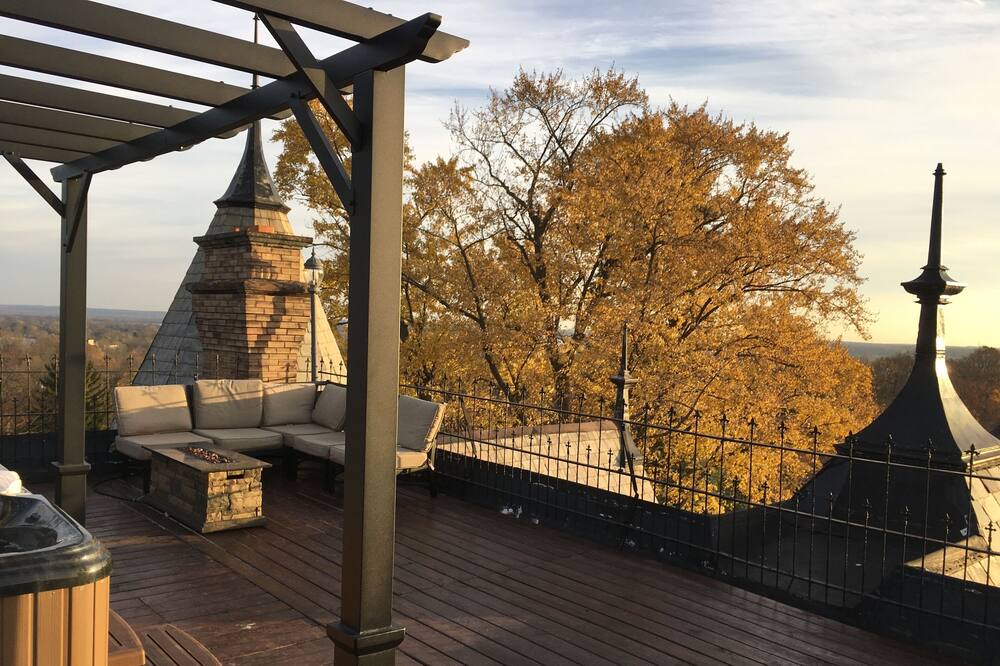 Photo of Patio Balcony in West Main HIll