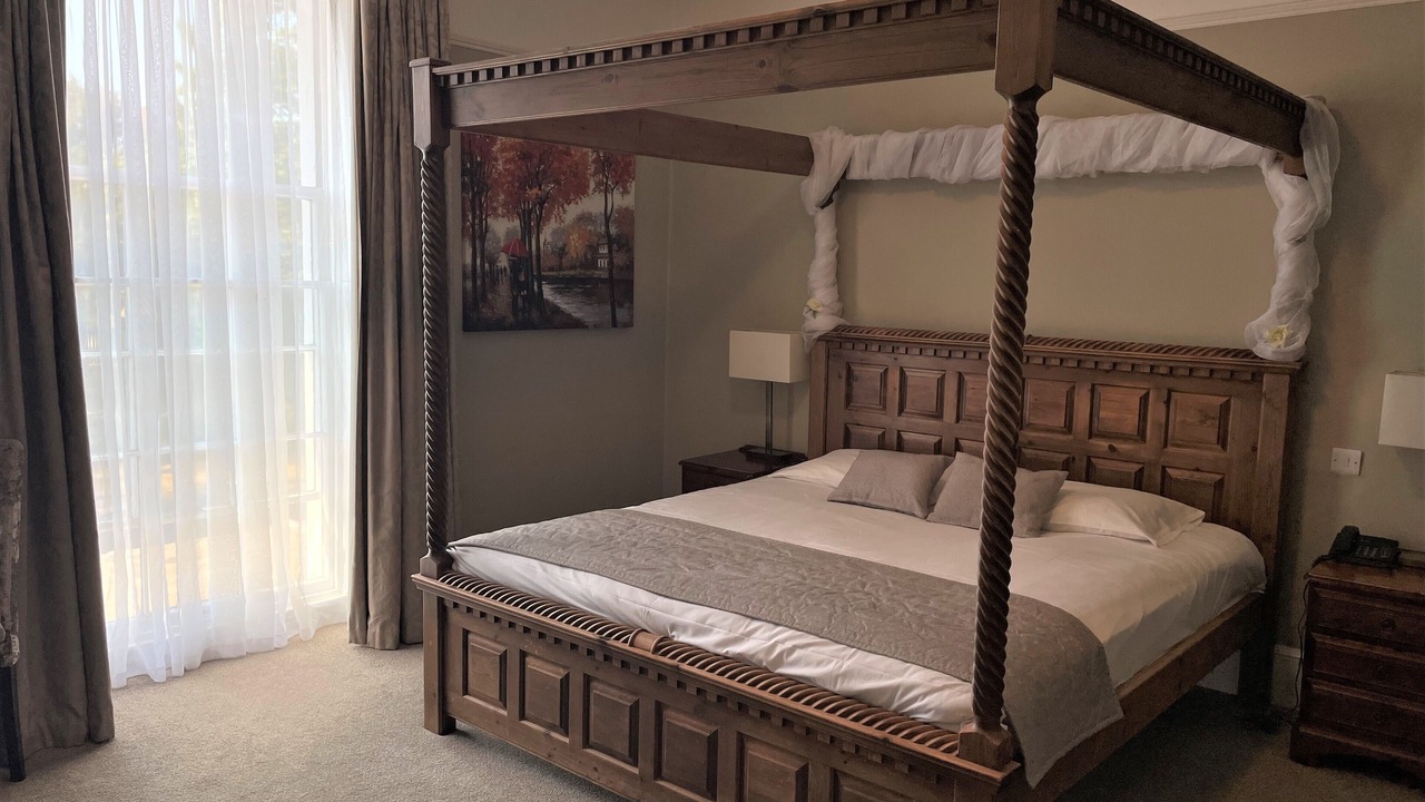 Photo of Bedroom in Alton