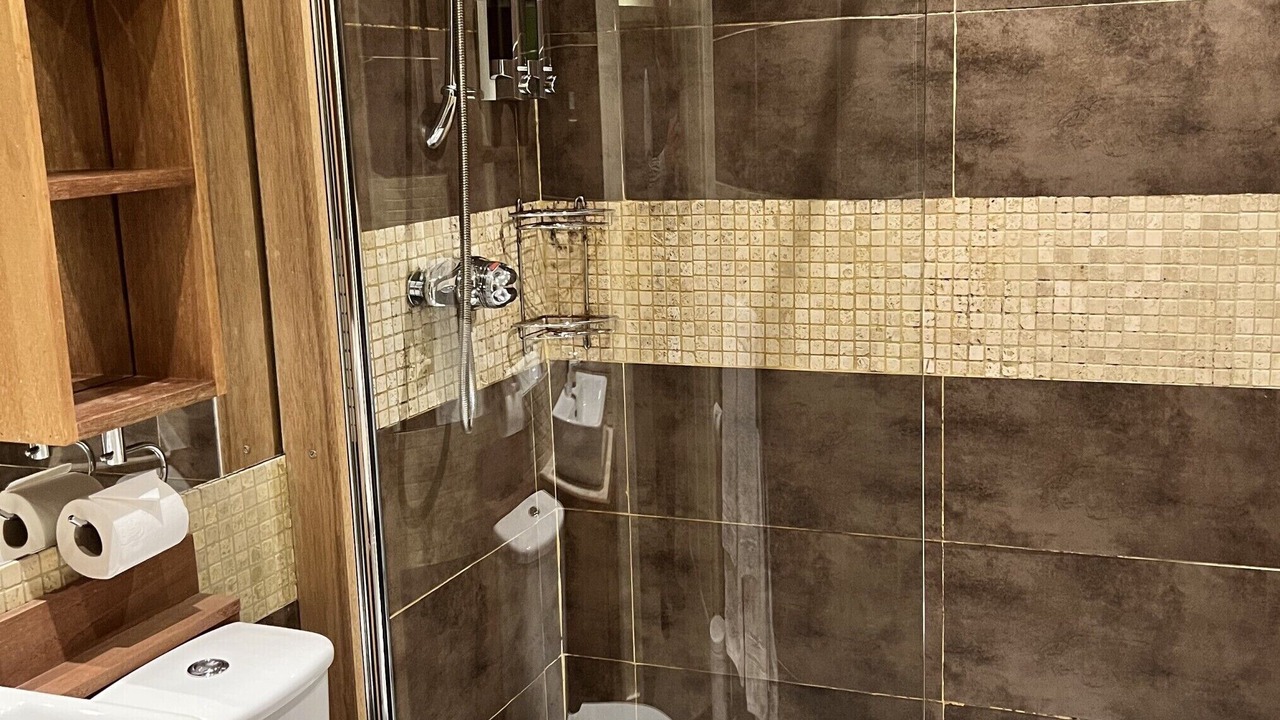 Photo of Bathroom in Paisley