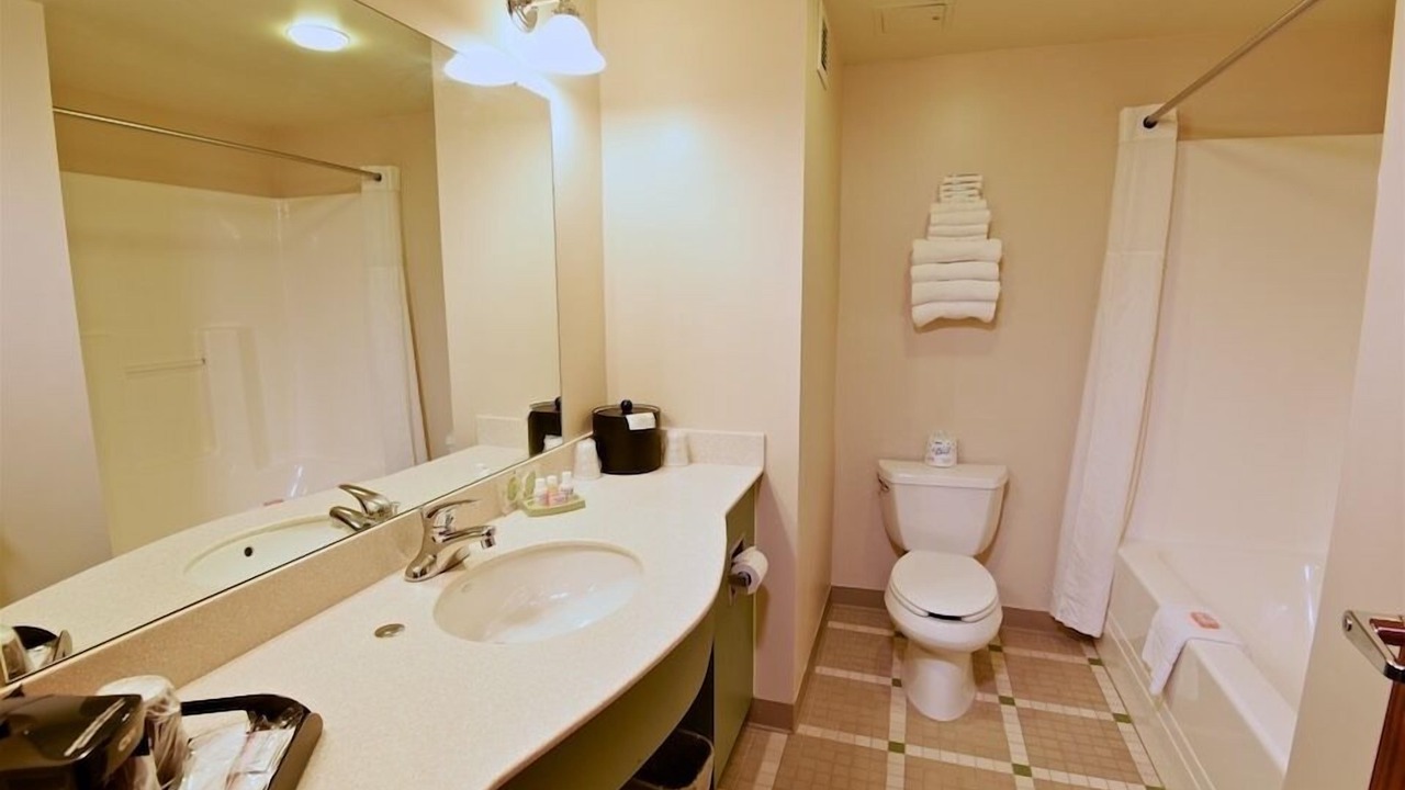 Photo of Bathroom in Henlawson