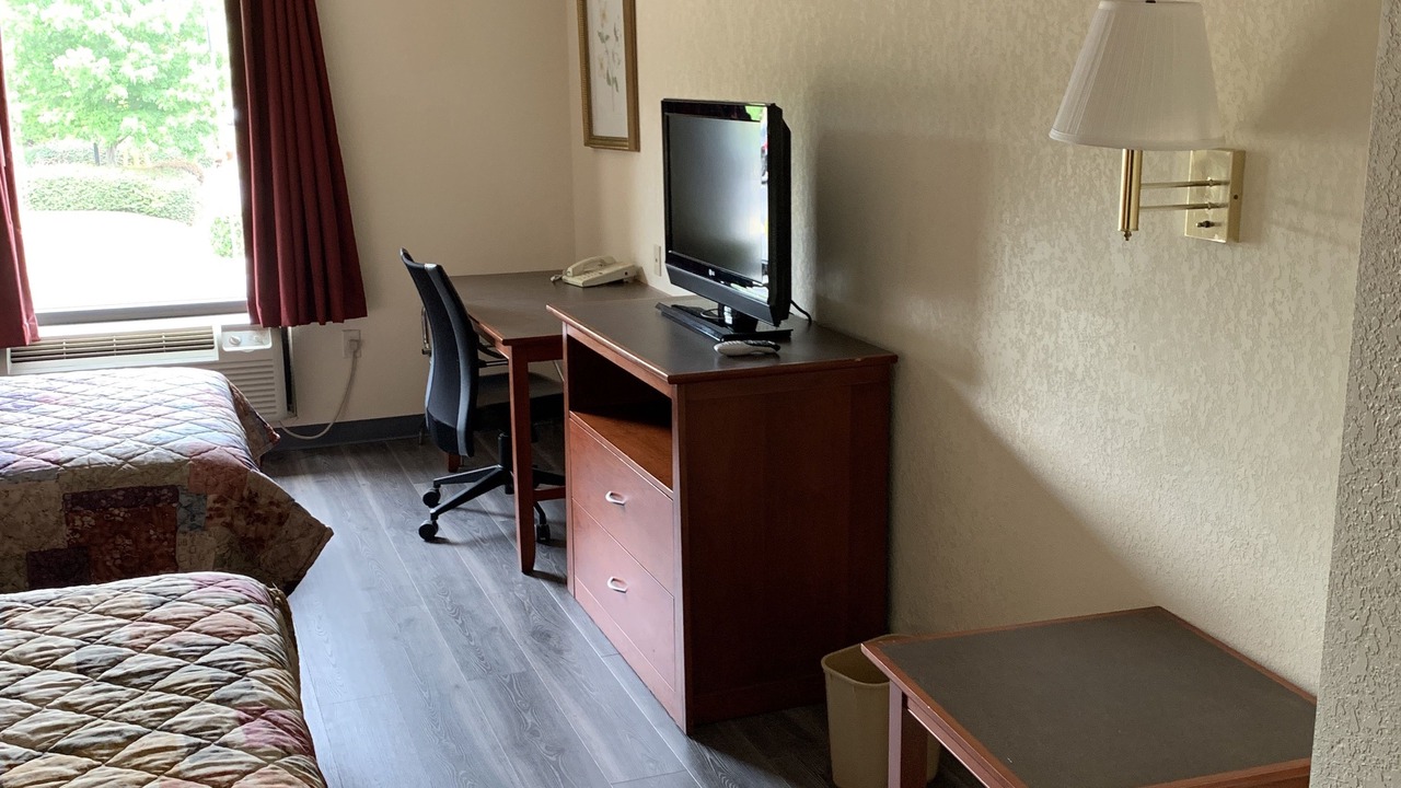 Photo of Bedroom in Amelia Court House