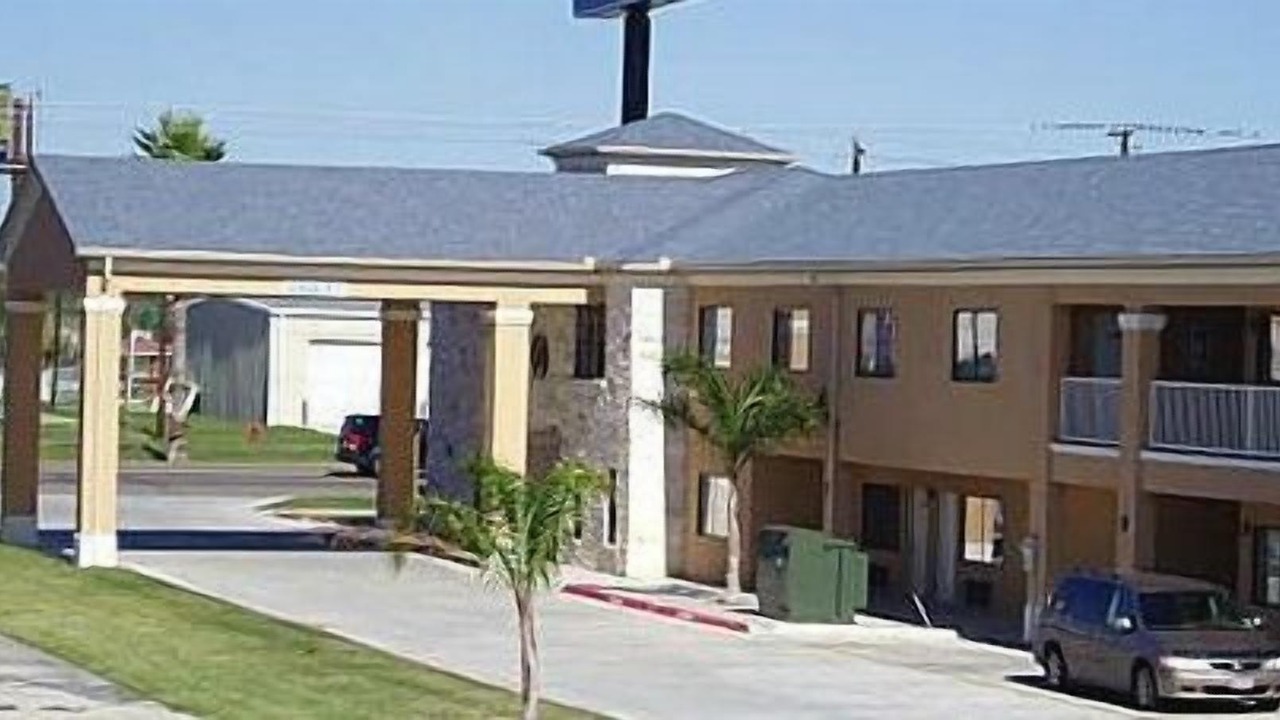 Photo of Buildings in La Joya