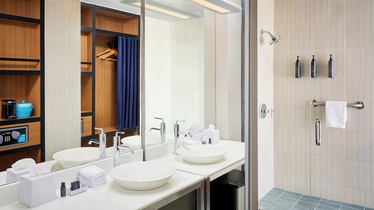 Photo of Bathroom in Dorval