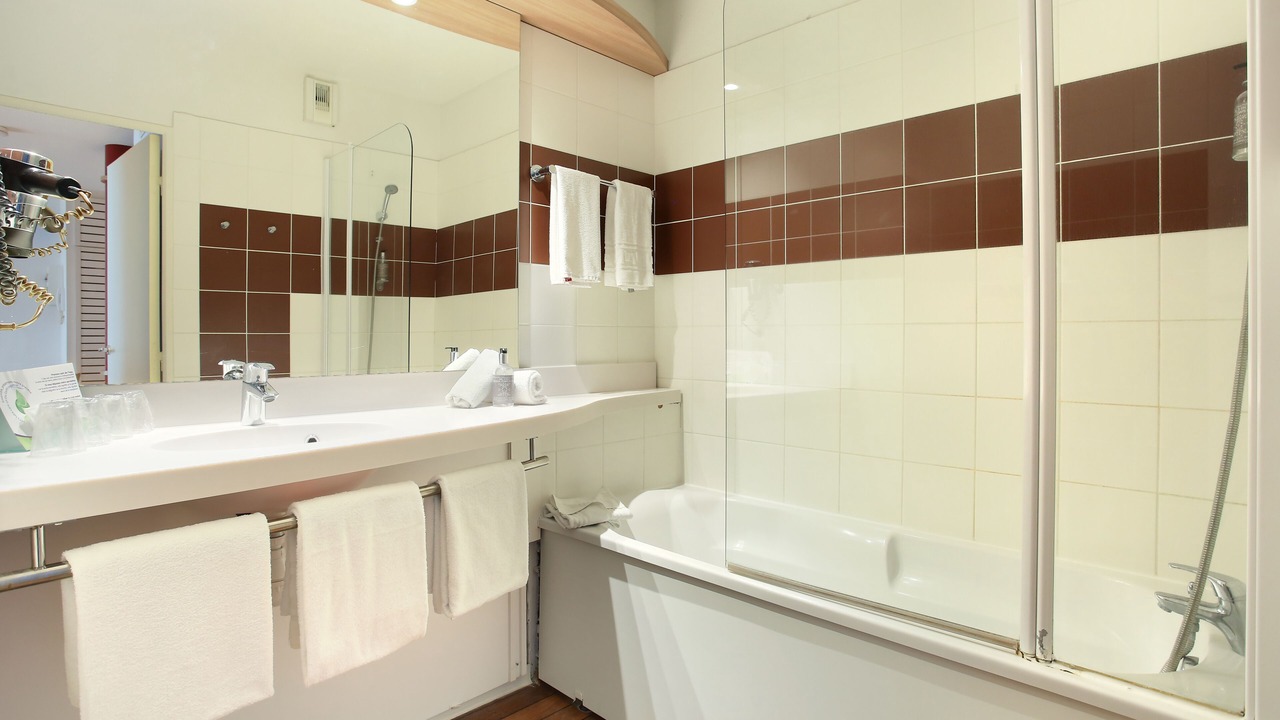 Photo of Bathroom in Saran