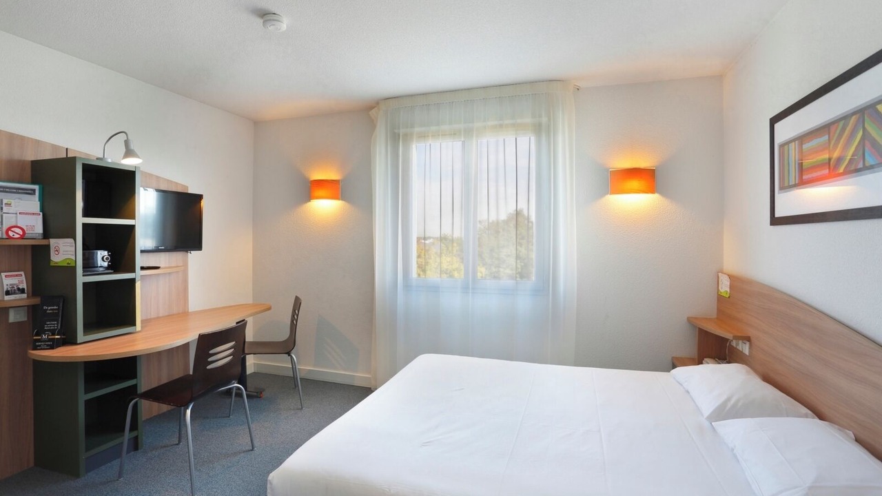 Photo of Bedroom in Saran