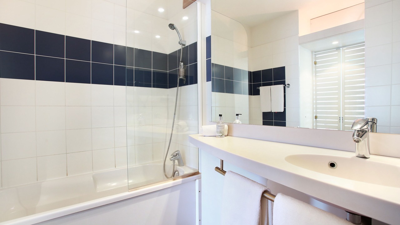 Photo of Bathroom in Saran