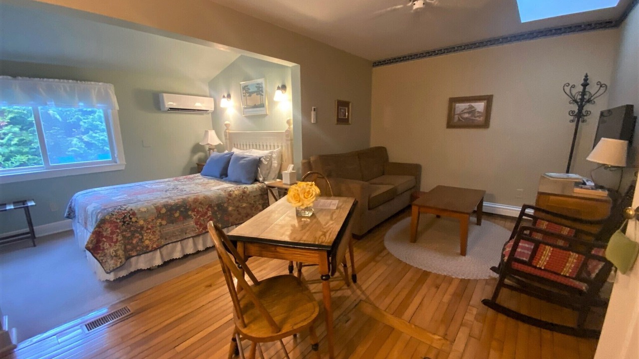 Photo of Livingroom in Glen Arbor