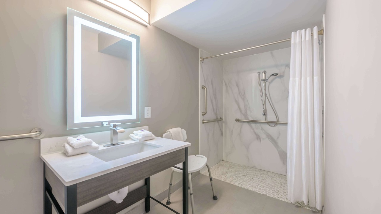 Photo of Bathroom in Commerce