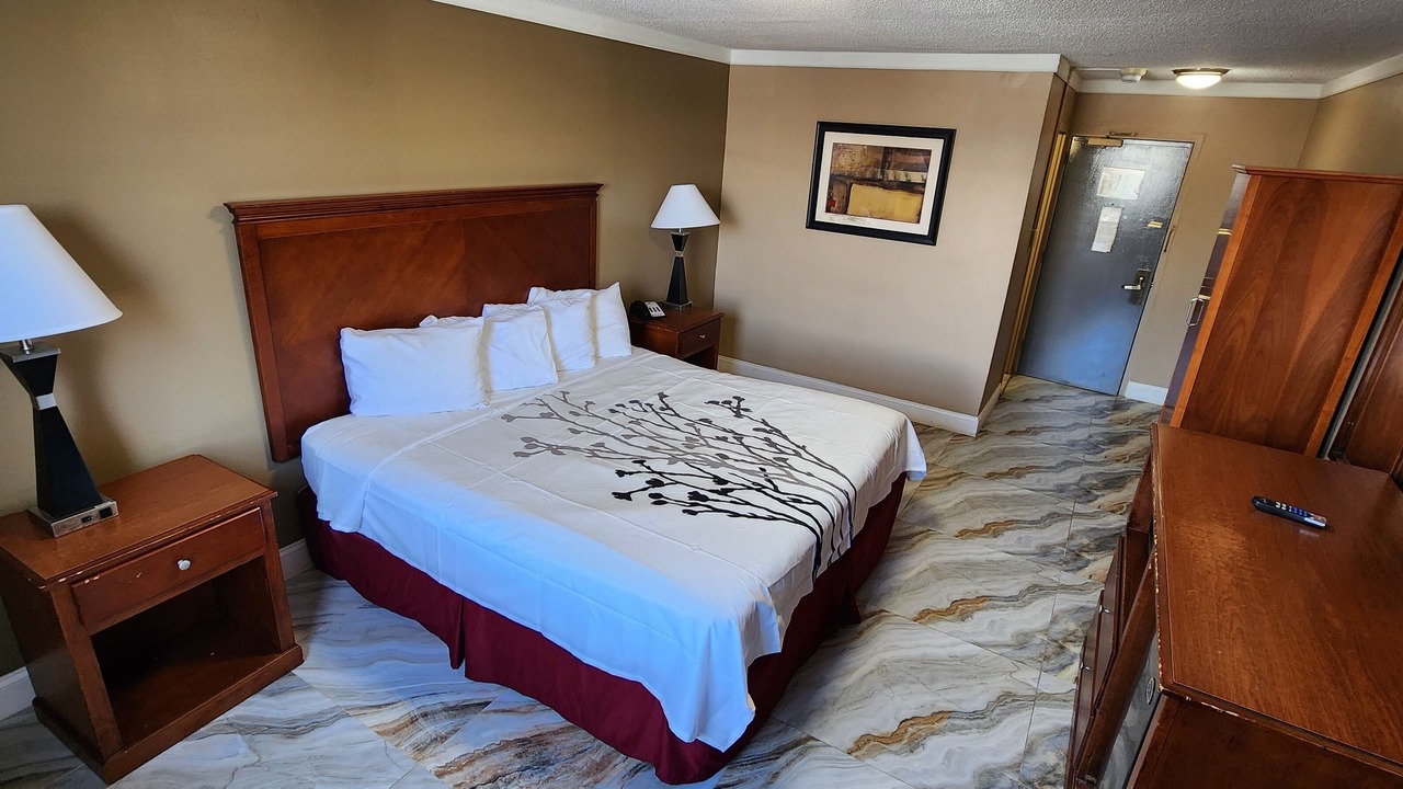 Photo of Bedroom in Elmwood Park