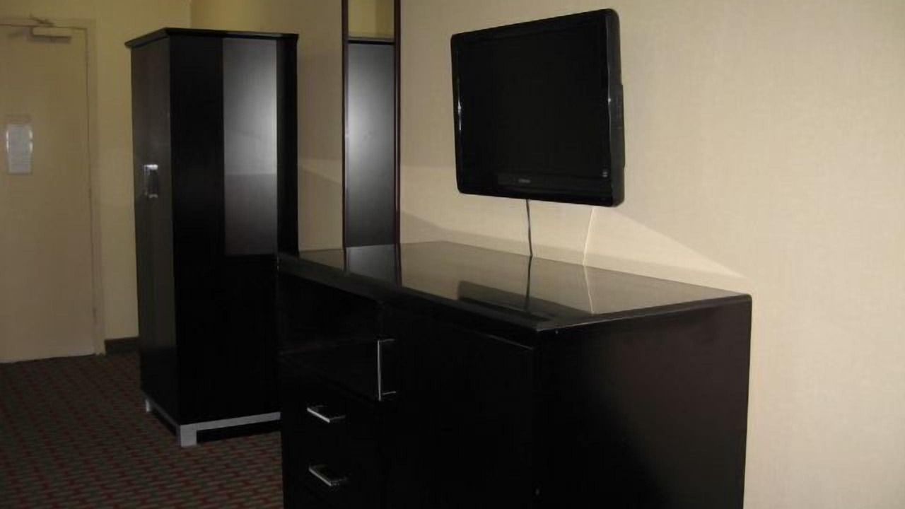 Photo of Bedroom in Elmwood Park