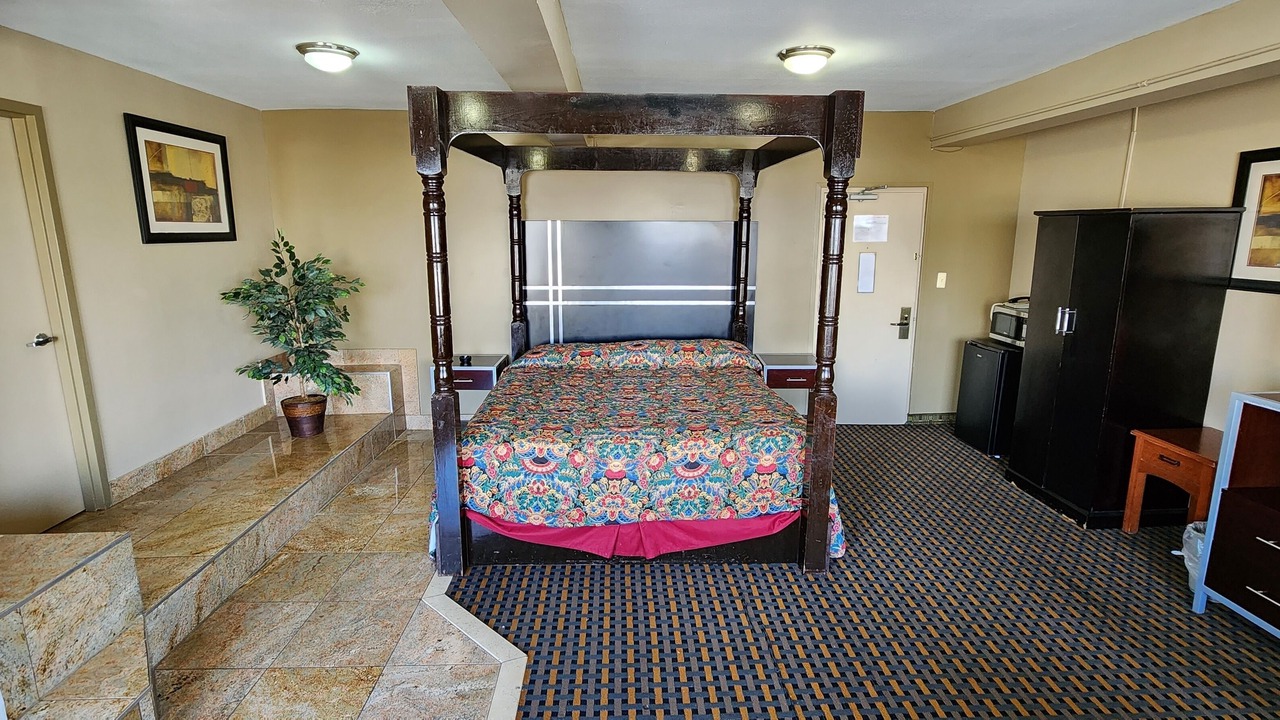 Photo of Bedroom in Elmwood Park