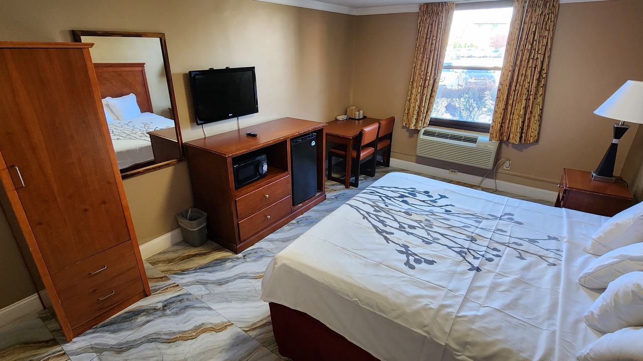 Photo of Bedroom in Elmwood Park