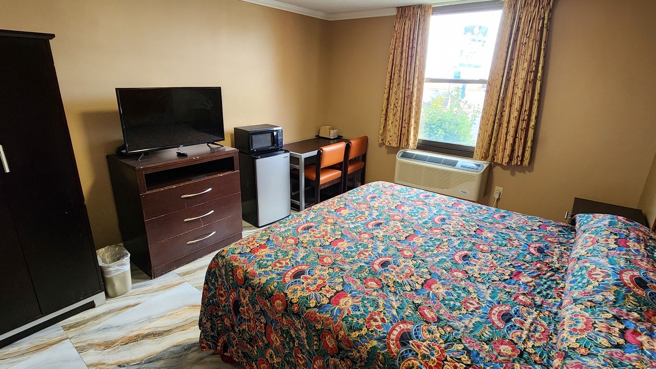 Photo of Bedroom in Elmwood Park