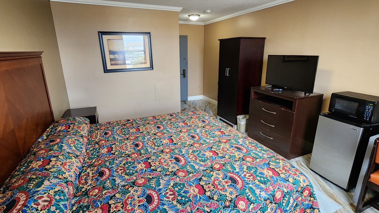 Photo of Bedroom in Elmwood Park