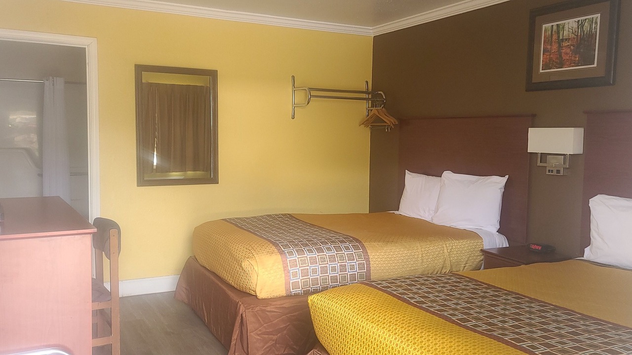 Photo of Bedroom in Lakeview