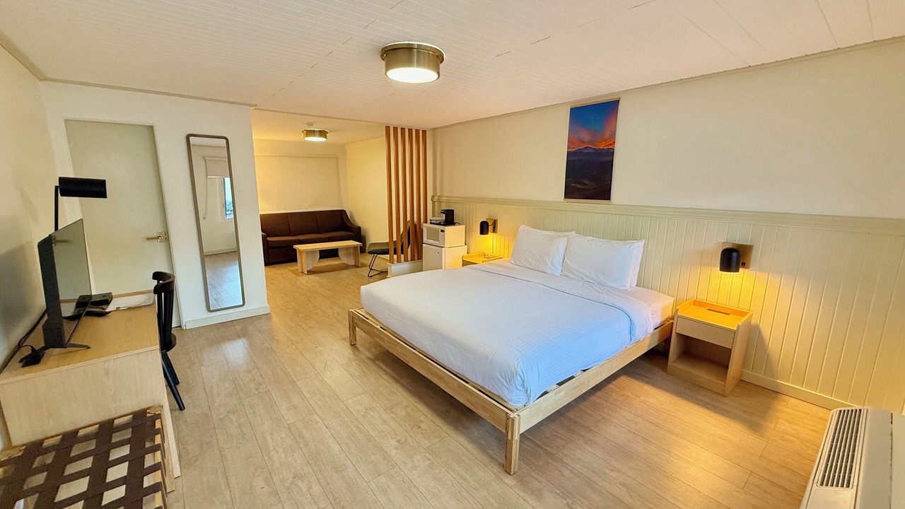 Photo of Bedroom in Manitou Springs Historic District