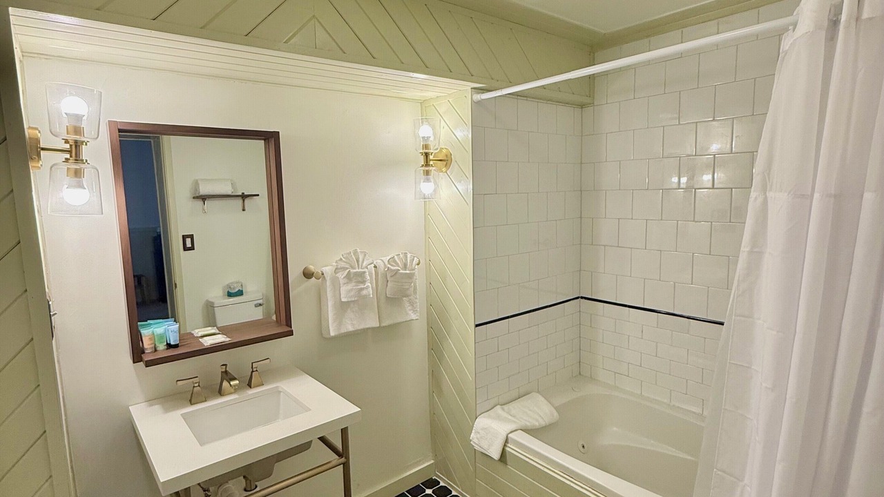 Photo of Bathroom in Manitou Springs Historic District