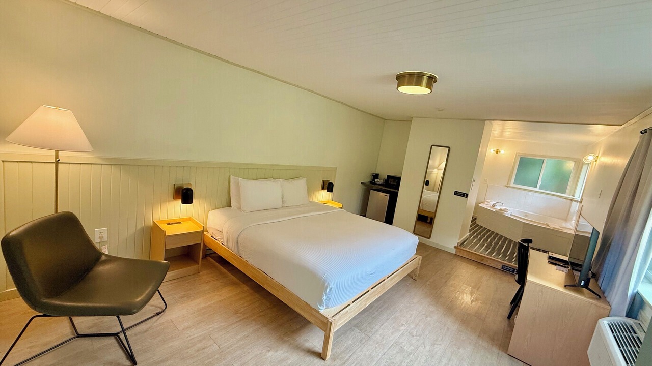 Photo of Bedroom in Manitou Springs Historic District