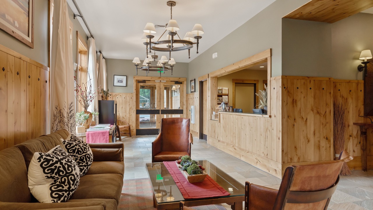 Photo of Others in Victor