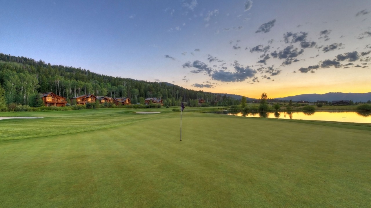 Photo of Others in Victor