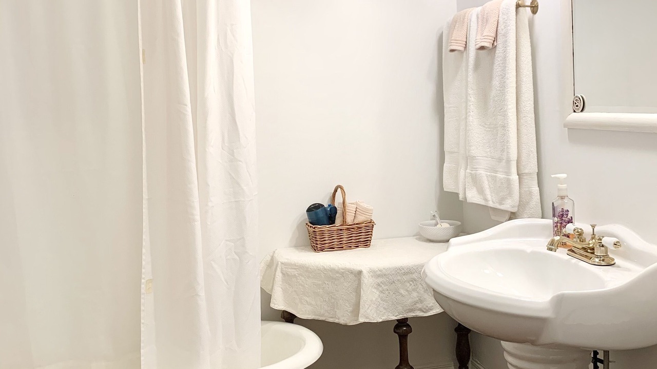 Photo of Bathroom in Arsenal