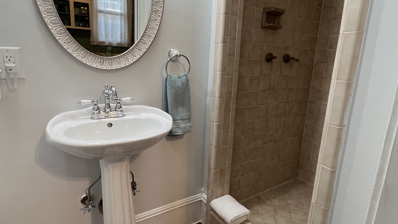 Photo of Bathroom in Arsenal