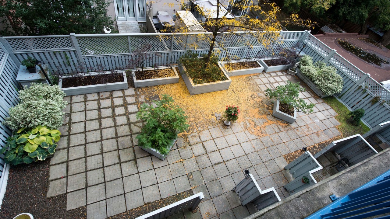 Photo of Patio Balcony in ByWard Market