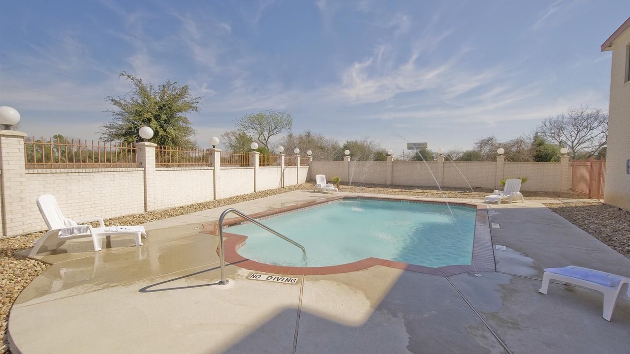 Photo of Outdoor in Hempstead