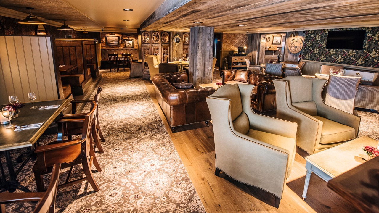 Photo of Others in Howwood