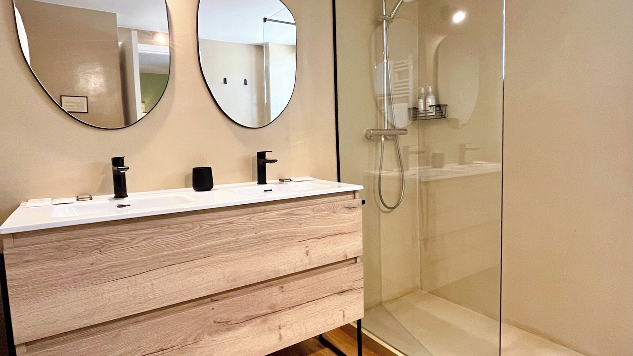 Photo of Bathroom in Biarritz City Centre