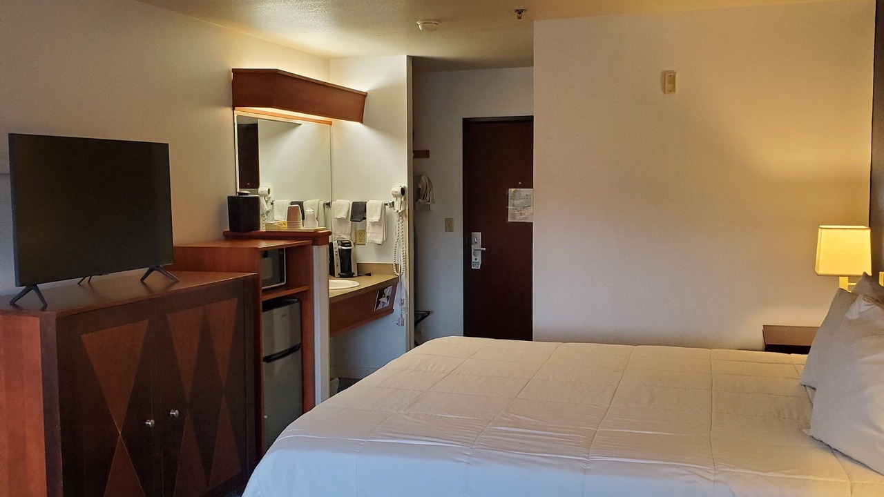 Photo of Bedroom in Omak