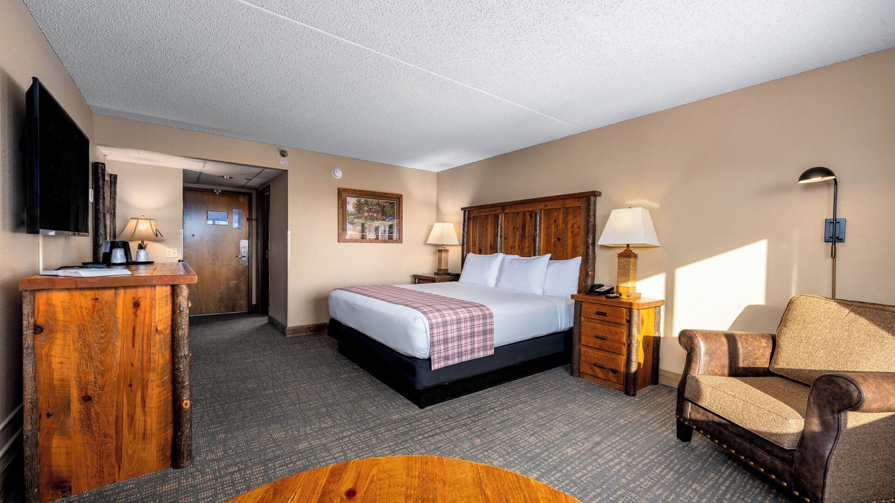 Photo of Bedroom in Branson Theater District